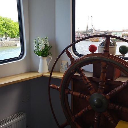 Kyle Blue - Bristol Harbour Luxury Hostel Boat Экстерьер фото