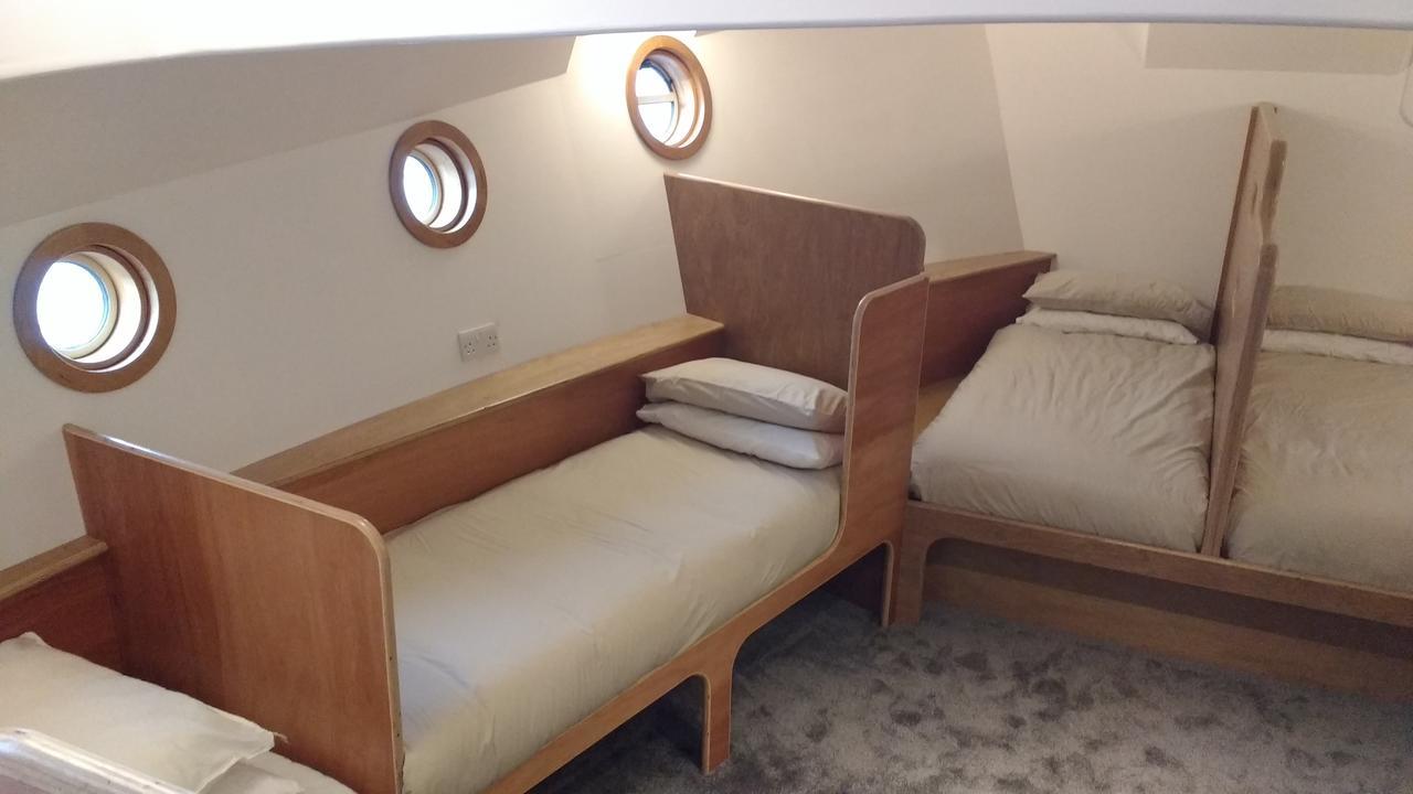 Kyle Blue - Bristol Harbour Luxury Hostel Boat Экстерьер фото