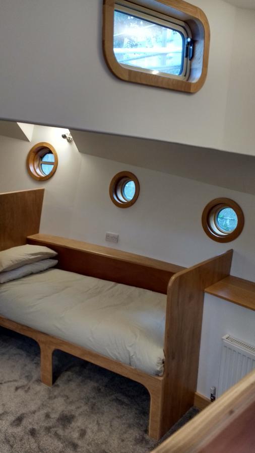 Kyle Blue - Bristol Harbour Luxury Hostel Boat Экстерьер фото