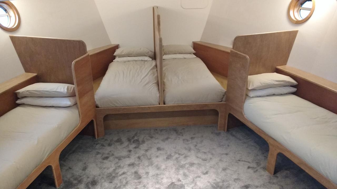 Kyle Blue - Bristol Harbour Luxury Hostel Boat Экстерьер фото