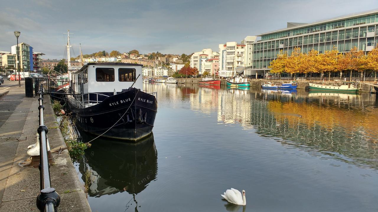 Kyle Blue - Bristol Harbour Luxury Hostel Boat Экстерьер фото