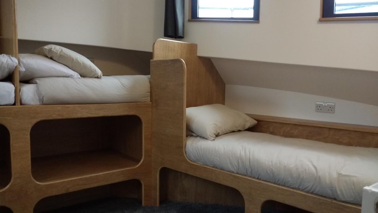 Kyle Blue - Bristol Harbour Luxury Hostel Boat Экстерьер фото
