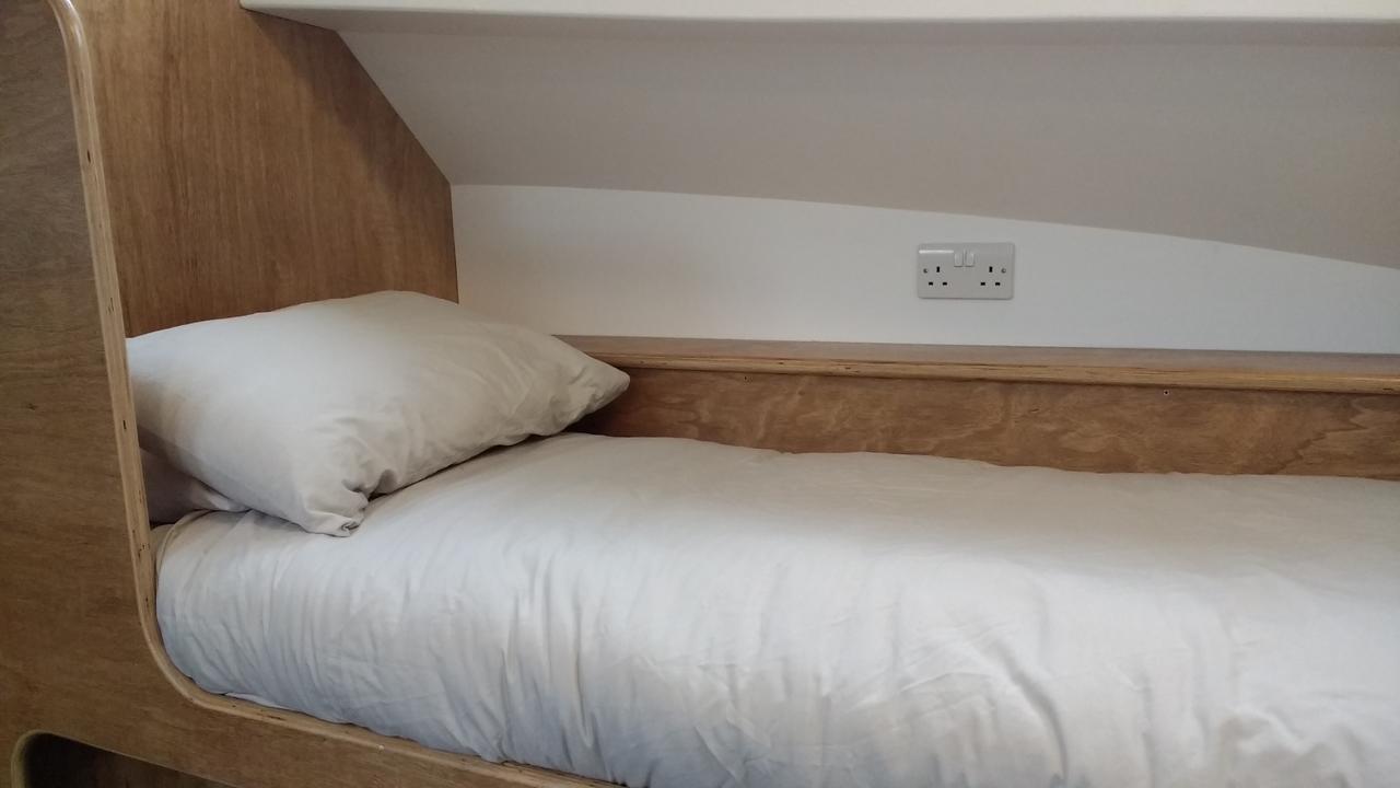 Kyle Blue - Bristol Harbour Luxury Hostel Boat Экстерьер фото